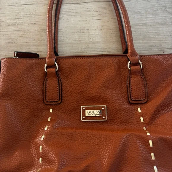 GUESS Tote - Picture 4 of 10